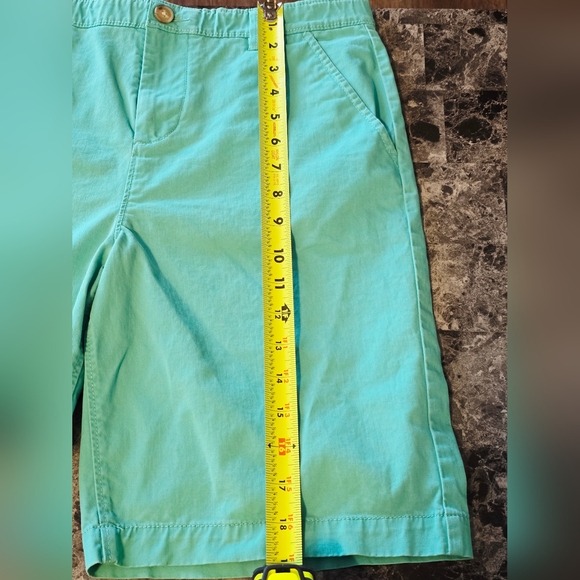 ❤️ 3/$10 Boys CROWN & IVY Twill Solid Shorts - Picture 5 of 6